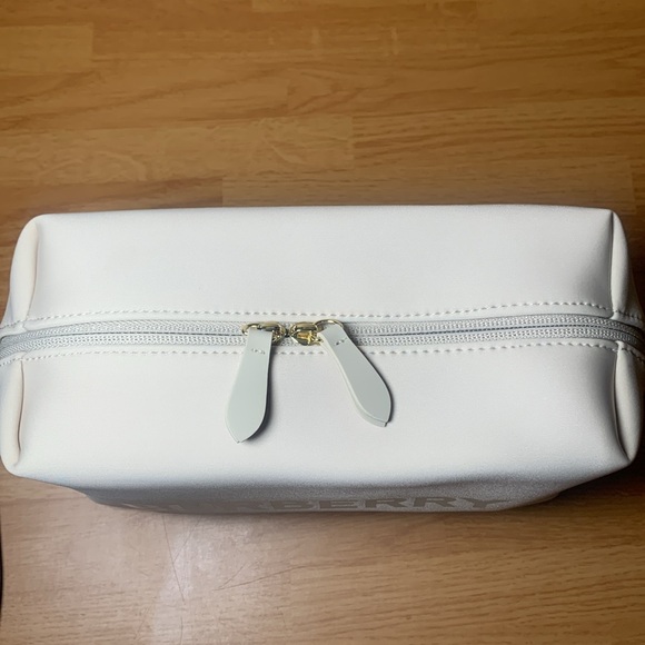 Burberry Cream Nude Logo Double Zipper Makeup Travel Toiletry Bag NEW - Picture 9 of 11